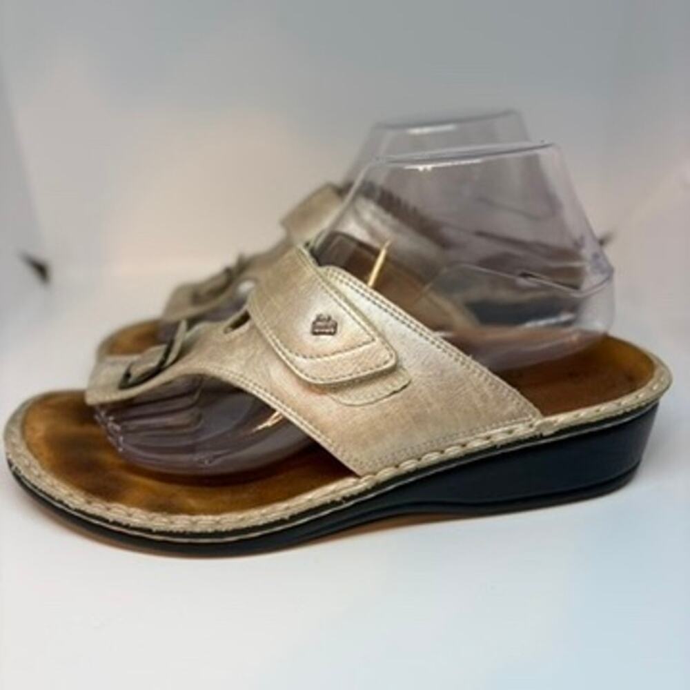 Finn Comfort sandals size 40/9 pearl